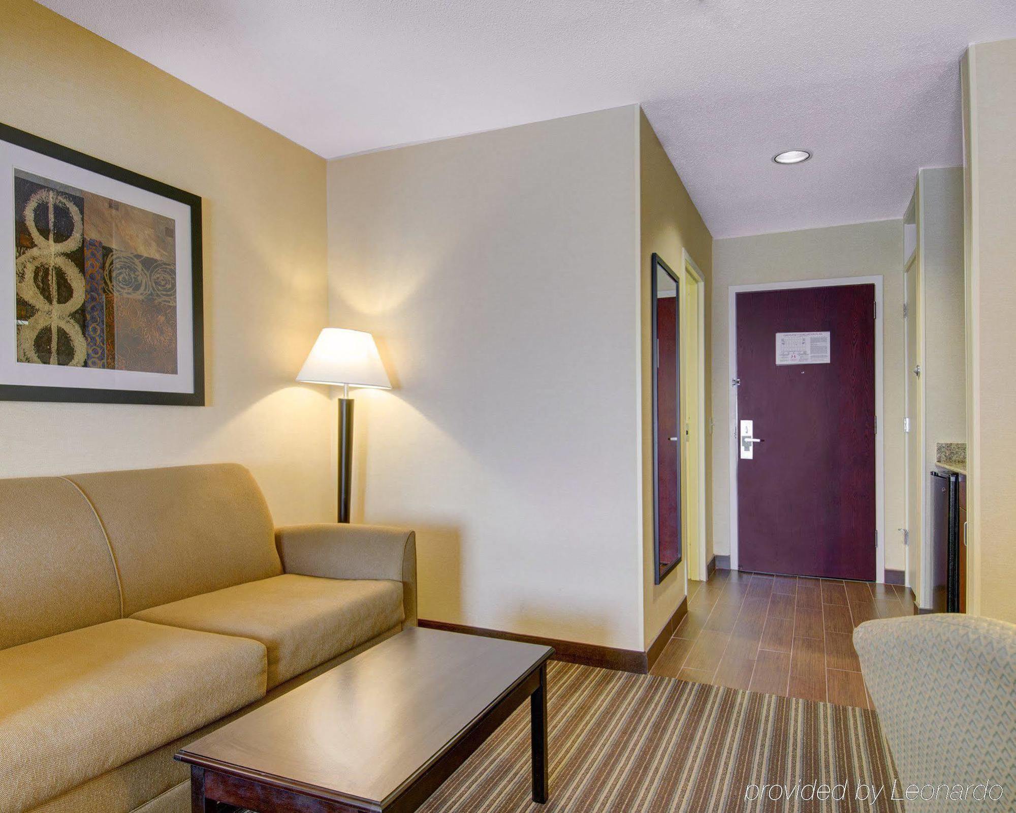 Spark By Hilton Boston Hotel